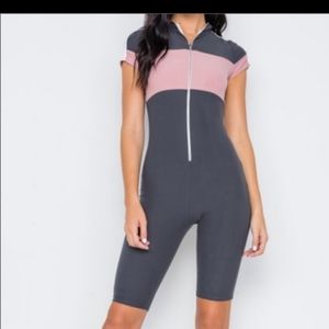 Color blocked rhompers available